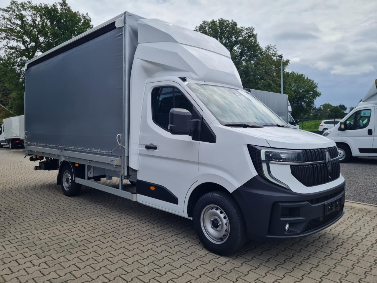 Renault Master Pritsche Schiebe Plane LBW Luftfederung - Furgons ar tentu: foto 4 Renault Master Pritsche Schiebe Plane LBW Luftfederung - Furgons ar tentu: foto 4