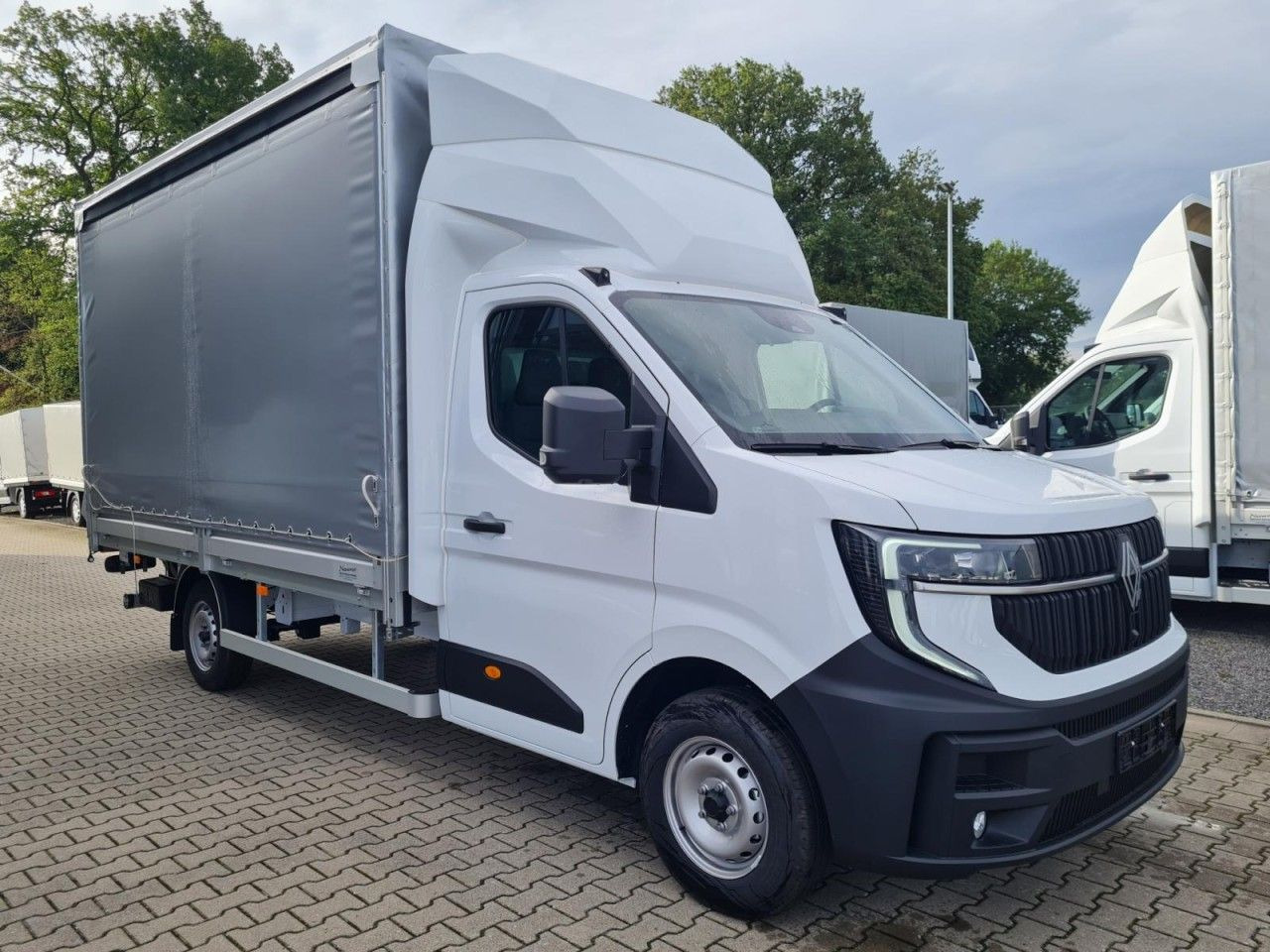 Renault Master Pritsche Schiebe Plane LBW Luftfederung - Furgons ar tentu: foto 3 Renault Master Pritsche Schiebe Plane LBW Luftfederung - Furgons ar tentu: foto 3