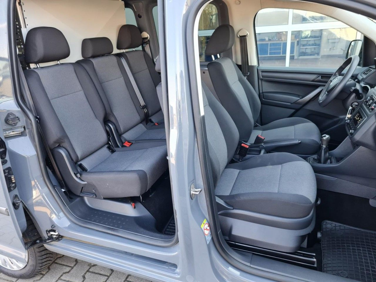 Volkswagen Caddy 4Motion 2.0 TDI Kombi (EURO 6d-TEMP) - Vieglā automašīna: foto 4 Volkswagen Caddy 4Motion 2.0 TDI Kombi (EURO 6d-TEMP) - Vieglā automašīna: foto 4