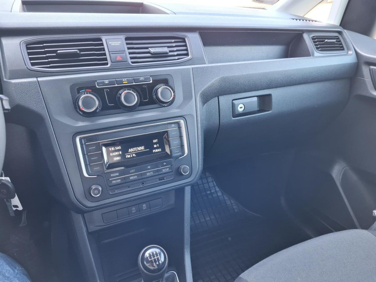 Pasažieru furgons Volkswagen Caddy Kombi 4Motion TDi 5-Sitze KLIMA STHZ TEMPO: foto 11