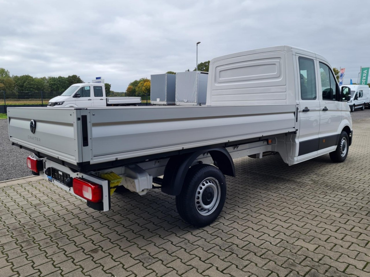 Volkswagen Crafter 35 Doka TDI Pritsche lang L4 KLIMA TEMPOMAT - Automašīna ar kravas platformu, Kravas-pasažieru furgons: foto 4 Volkswagen Crafter 35 Doka TDI Pritsche lang L4 KLIMA TEMPOMAT - Automašīna ar kravas platformu, Kravas-pasažieru furgons: foto 4