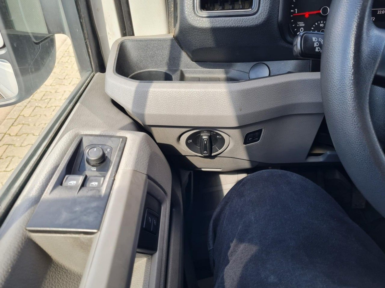 Automašīna ar kravas platformu, Kravas-pasažieru furgons Volkswagen Crafter 35 Doka lang RWD AHK - 3.5to KLIMA TEMPO: foto 21