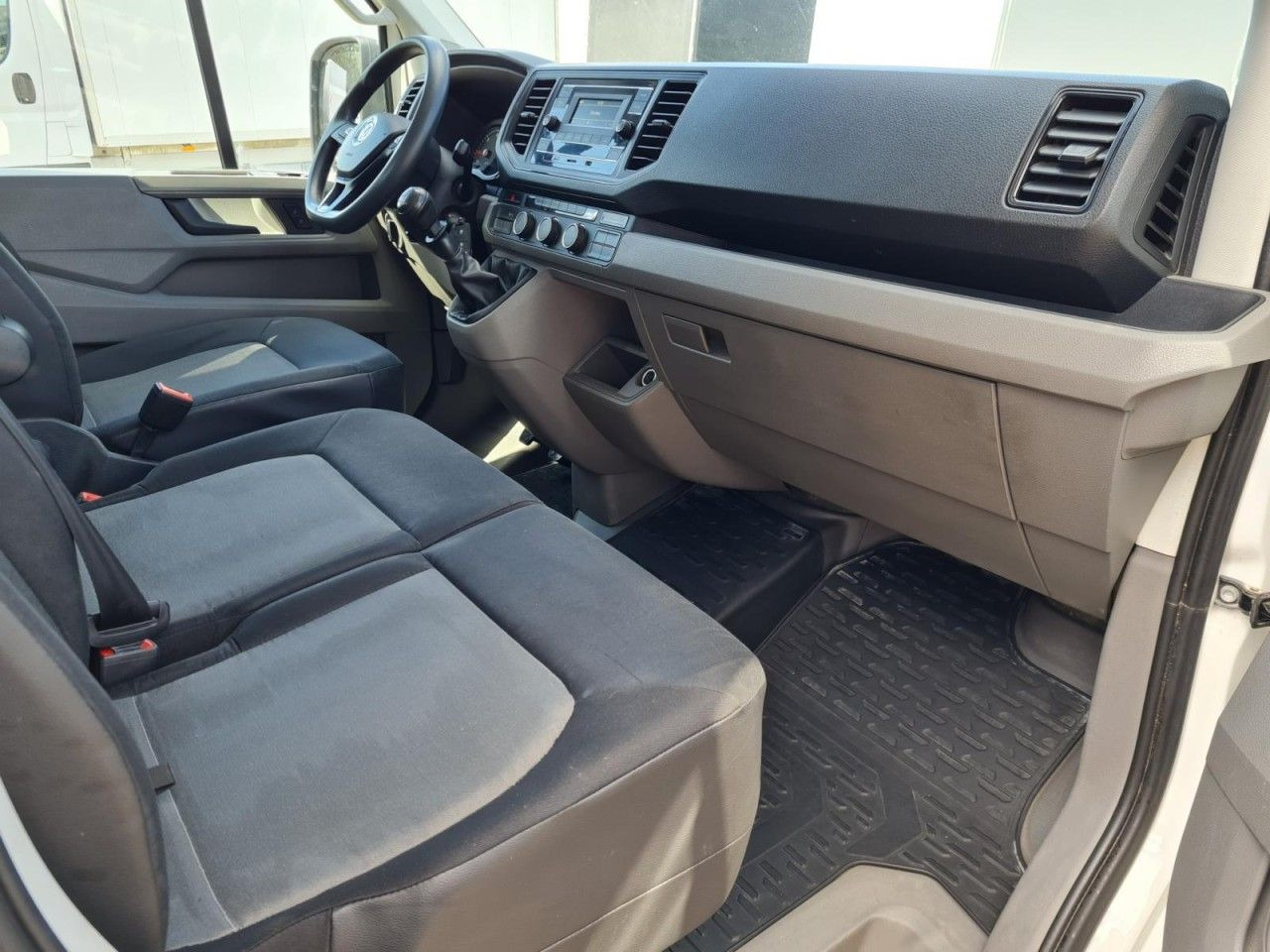Automašīna ar kravas platformu, Kravas-pasažieru furgons Volkswagen Crafter 35 Doka lang RWD AHK - 3.5to KLIMA TEMPO: foto 14