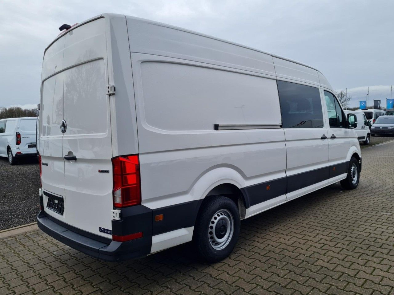 Volkswagen Crafter 35 Kasten 4MOTION L4H3 Plus Doka 7-Sitze - Kravas mikroautobuss, Kravas-pasažieru furgons: foto 4 Volkswagen Crafter 35 Kasten 4MOTION L4H3 Plus Doka 7-Sitze - Kravas mikroautobuss, Kravas-pasažieru furgons: foto 4