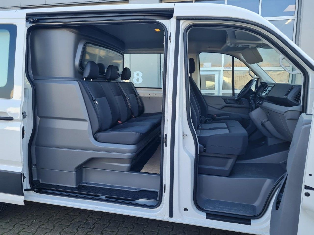 Volkswagen Crafter 35 Kasten Plus Doka Mixto PDC NAVI/APP - Kravas mikroautobuss, Kravas-pasažieru furgons: foto 4 Volkswagen Crafter 35 Kasten Plus Doka Mixto PDC NAVI/APP - Kravas mikroautobuss, Kravas-pasažieru furgons: foto 4