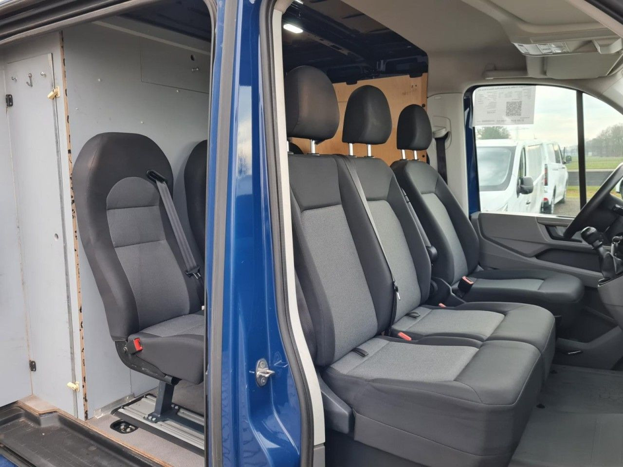 Volkswagen Crafter 35 Kasten Plus Doka mixto NAVI AHK 6 Sit - Kravas mikroautobuss, Kravas-pasažieru furgons: foto 5 Volkswagen Crafter 35 Kasten Plus Doka mixto NAVI AHK 6 Sit - Kravas mikroautobuss, Kravas-pasažieru furgons: foto 5