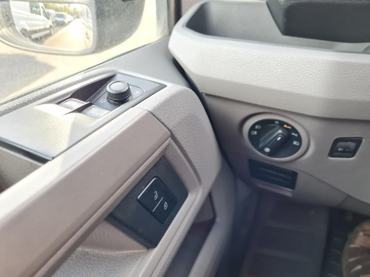 Kravas mikroautobuss Volkswagen Crafter 35 Kasten TDI MR hoch NAVI KLIMA TEMPOMA: foto 17