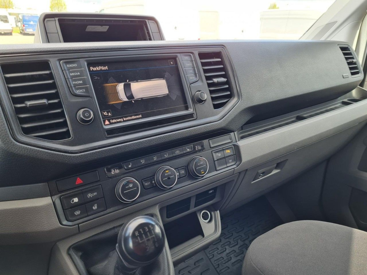 Kravas mikroautobuss Volkswagen Crafter 35 Kasten TDI MR hoch NAVI KLIMA TEMPOMA: foto 11