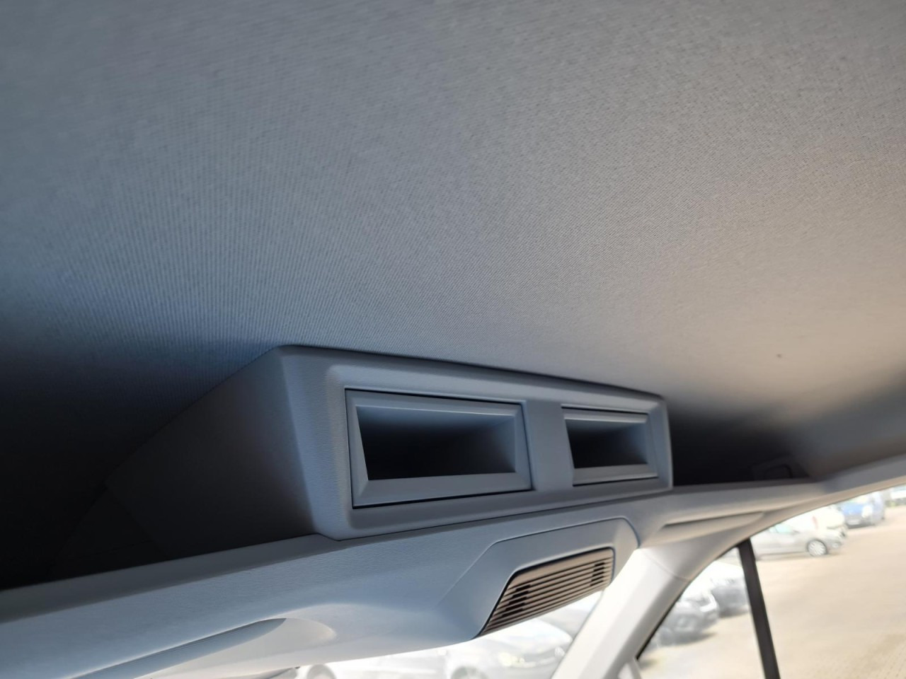 Automašīna ar kravas platformu Volkswagen Crafter 35 Pritsche TDI L3 KLIMA TEMPOMAT 3 Sitzer: foto 14 Automašīna ar kravas platformu Volkswagen Crafter 35 Pritsche TDI L3 KLIMA TEMPOMAT 3 Sitzer: foto 14
