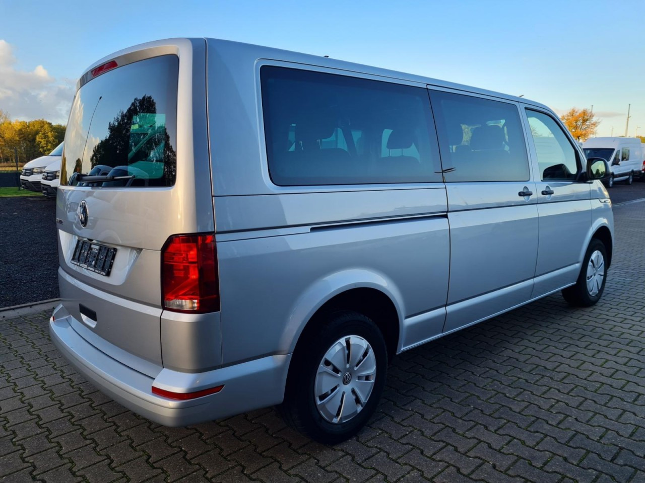 Volkswagen T6.1 Caravelle TDI lang 9 Sitzer 2 Schiebetüren Trendl. - Mikroautobuss, Pasažieru furgons: foto 5 Volkswagen T6.1 Caravelle TDI lang 9 Sitzer 2 Schiebetüren Trendl. - Mikroautobuss, Pasažieru furgons: foto 5