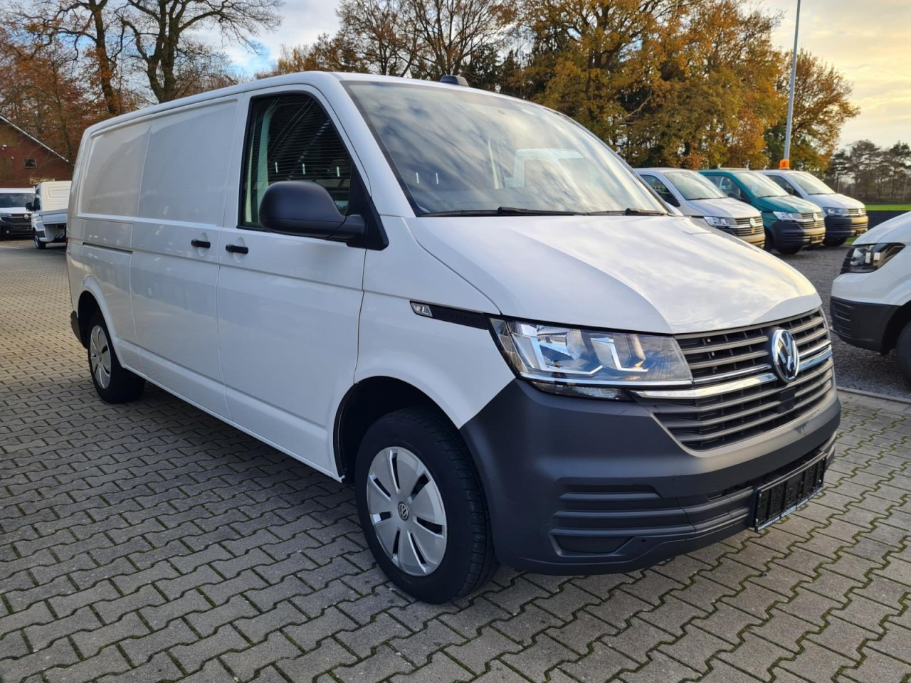 Volkswagen T6.1 Kasten TDI lang L2H1 DSG PDC KLIMA KAMERA - Mazs furgons: foto 3 Volkswagen T6.1 Kasten TDI lang L2H1 DSG PDC KLIMA KAMERA - Mazs furgons: foto 3