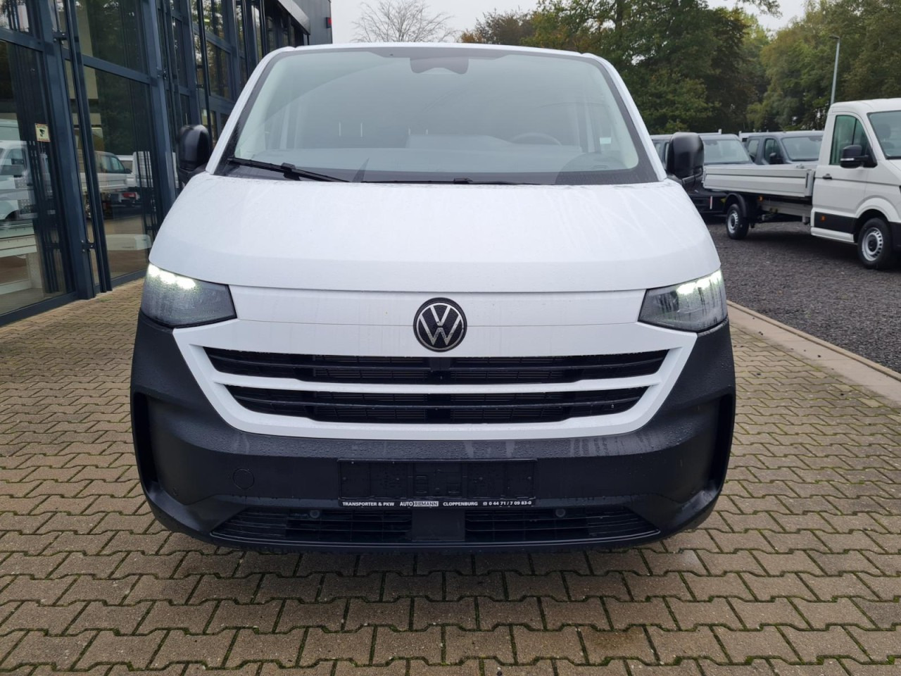 Volkswagen T7 Transporter Kasten TDI 4Motion LR L2H1 LED AUTOM. - Mazs furgons: foto 2 Volkswagen T7 Transporter Kasten TDI 4Motion LR L2H1 LED AUTOM. - Mazs furgons: foto 2