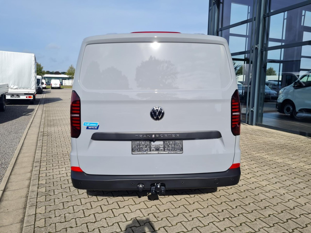 Volkswagen T7 Transporter Kasten TDi AG L2 AHK KLIMA KAMERA LED - Mazs furgons: foto 5 Volkswagen T7 Transporter Kasten TDi AG L2 AHK KLIMA KAMERA LED - Mazs furgons: foto 5