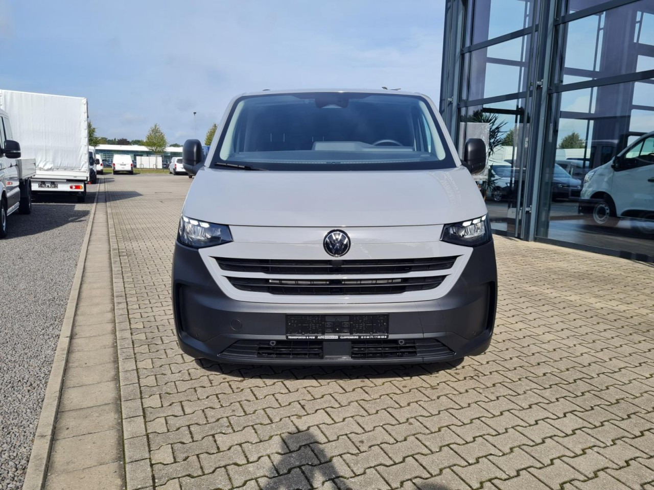 Volkswagen T7 Transporter Kasten TDi AG L2 AHK KLIMA KAMERA LED - Mazs furgons: foto 2 Volkswagen T7 Transporter Kasten TDi AG L2 AHK KLIMA KAMERA LED - Mazs furgons: foto 2