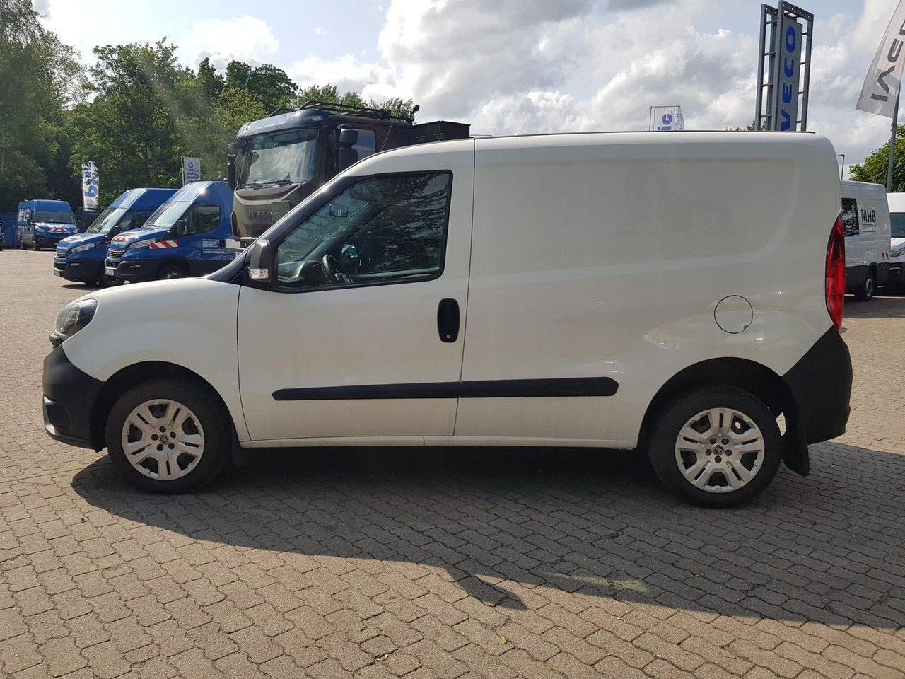 Fiat Doblo Kastenwagen SX 1.3 Klima, Radio mit Nav... - Pasažieru furgons: foto 2 Fiat Doblo Kastenwagen SX 1.3 Klima, Radio mit Nav... - Pasažieru furgons: foto 2