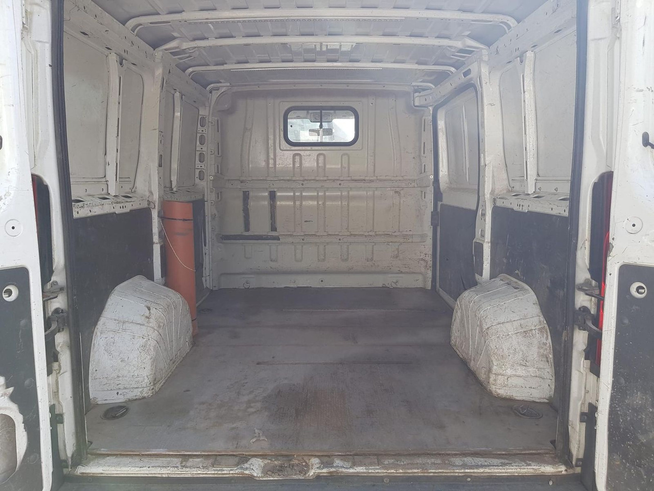 Fiat Ducato Kastenwagen 120 MULTIJET Radio+AHK 88... - Mazs furgons: foto 5 Fiat Ducato Kastenwagen 120 MULTIJET Radio+AHK 88... - Mazs furgons: foto 5