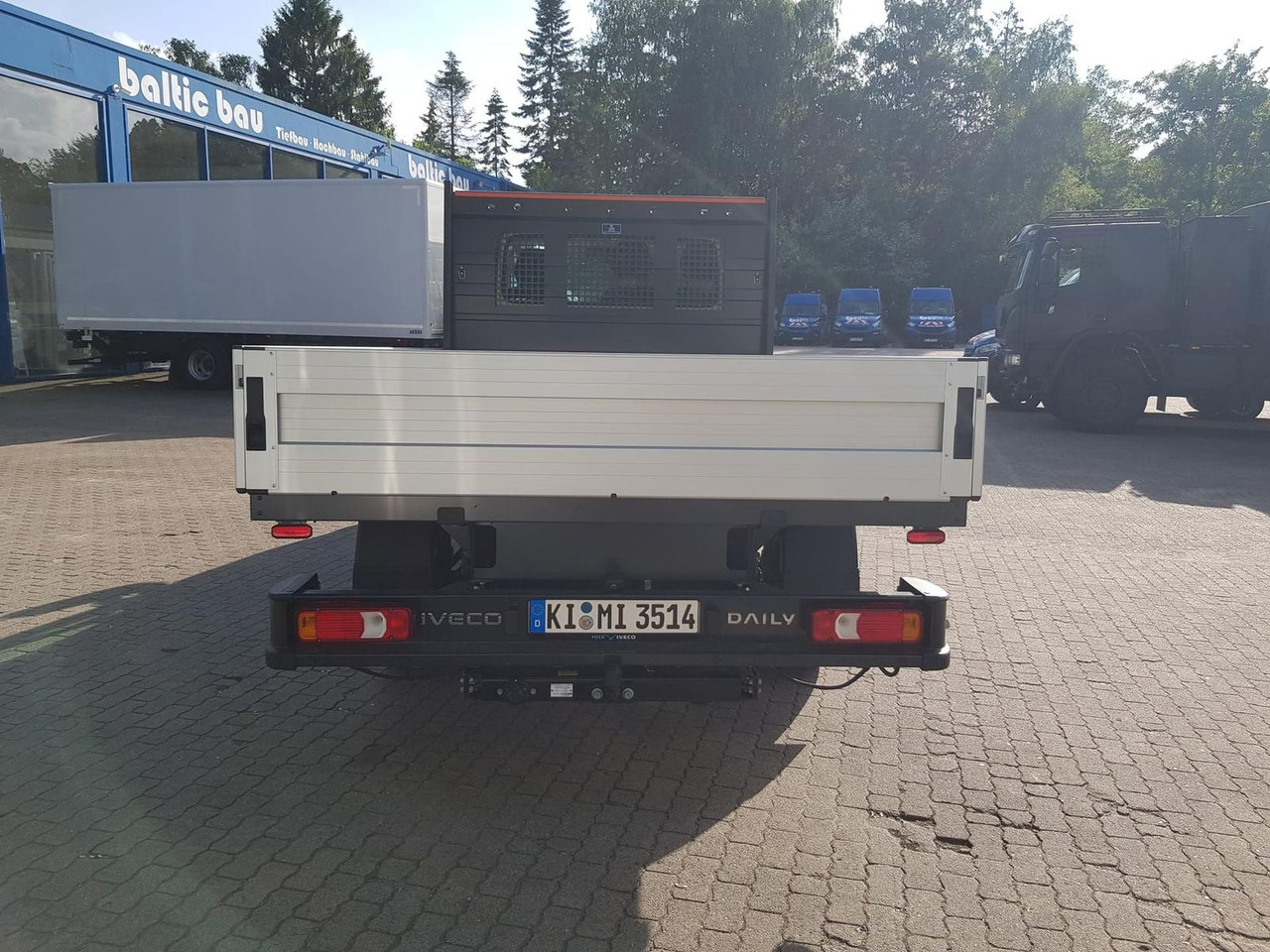 Iveco Daily 35S14HA8 Pritsche AHK 100 kW (136 PS),... - Automašīna ar kravas platformu: foto 4 Iveco Daily 35S14HA8 Pritsche AHK 100 kW (136 PS),... - Automašīna ar kravas platformu: foto 4