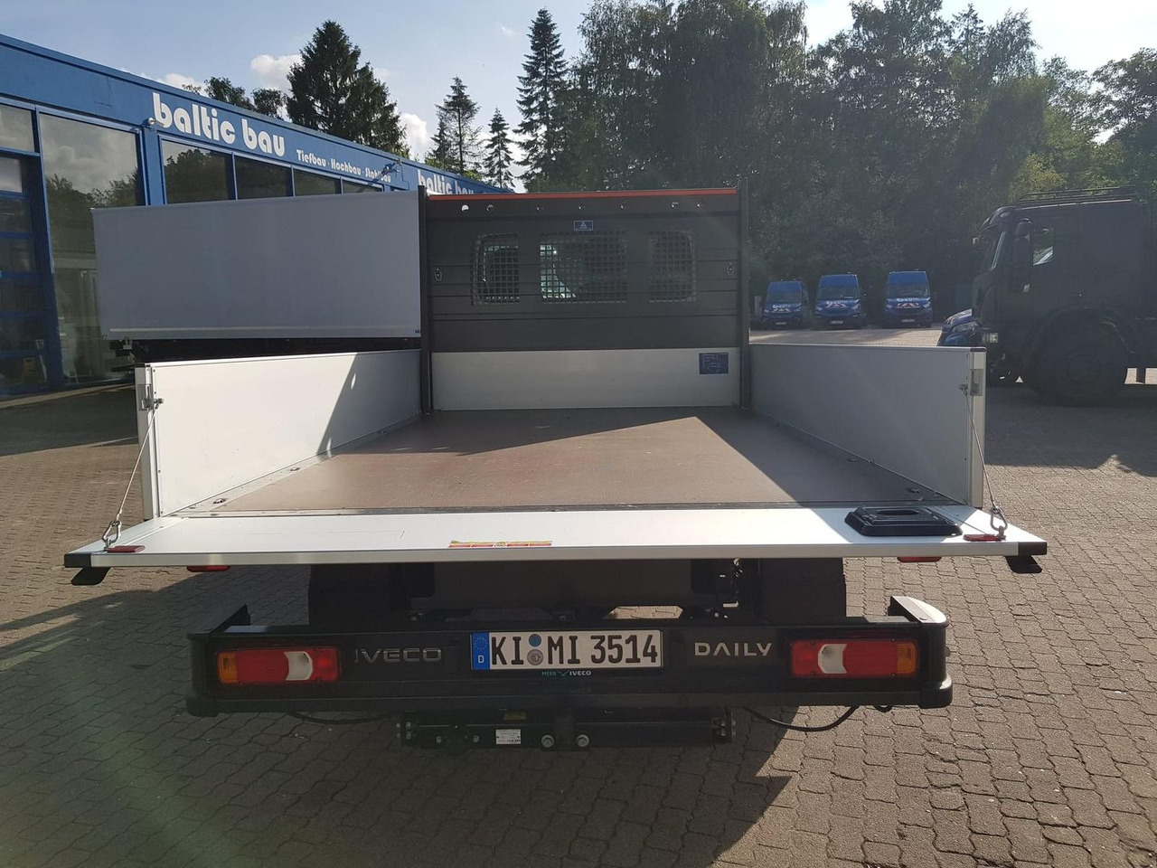 Iveco Daily 35S14HA8 Pritsche AHK 100 kW (136 PS),... - Automašīna ar kravas platformu: foto 5 Iveco Daily 35S14HA8 Pritsche AHK 100 kW (136 PS),... - Automašīna ar kravas platformu: foto 5