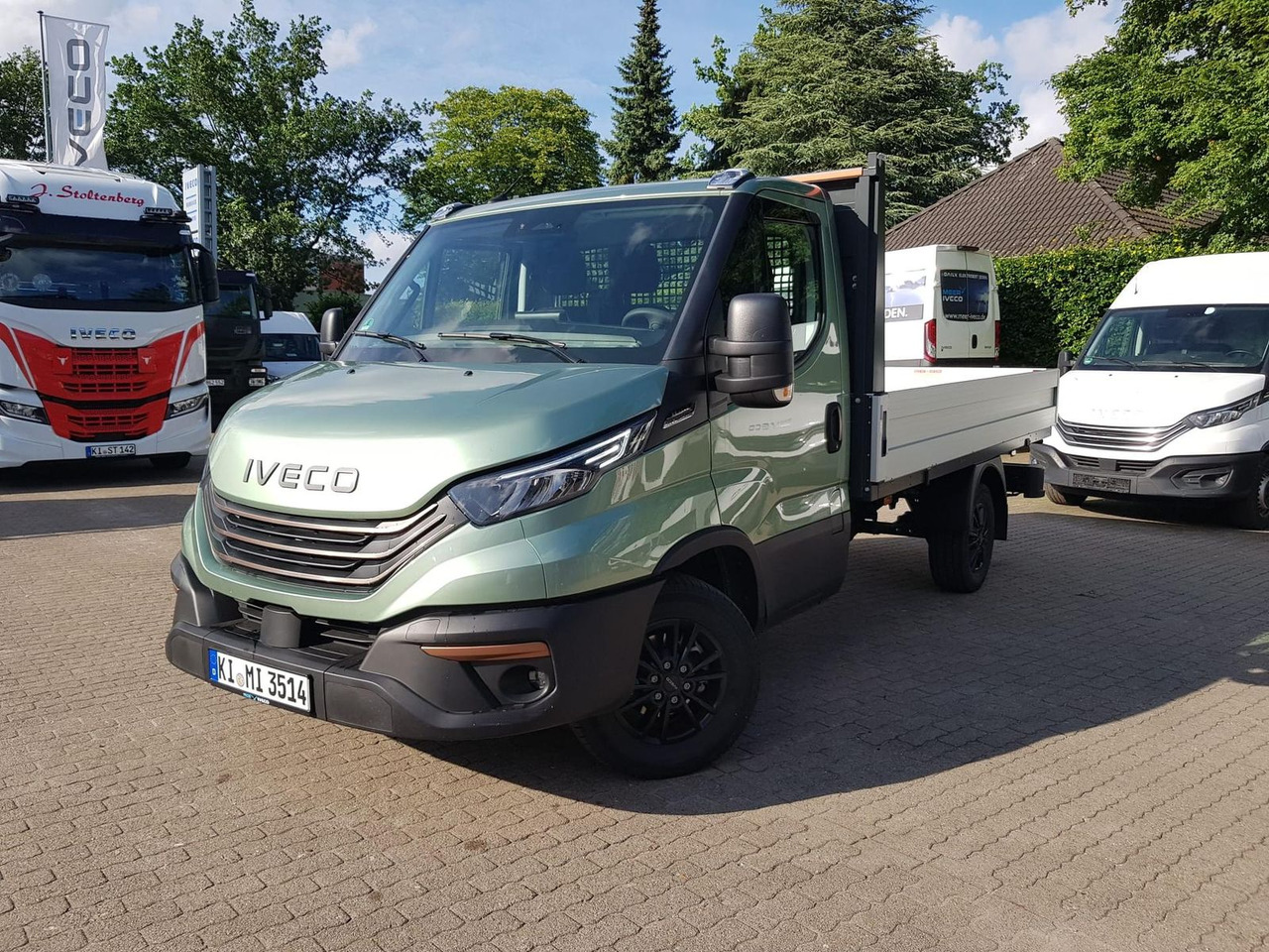 Iveco Daily 35S14HA8 Pritsche AHK 100 kW (136 PS),... - Automašīna ar kravas platformu: foto 1 Iveco Daily 35S14HA8 Pritsche AHK 100 kW (136 PS),... - Automašīna ar kravas platformu: foto 1