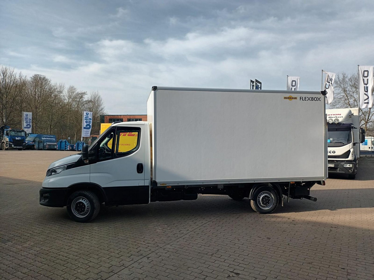 Iveco Daily 35S14HE Koffer LBW, Rückfahrkamera 2x a... - Furgons ar slēgtā virsbūve: foto 2 Iveco Daily 35S14HE Koffer LBW, Rückfahrkamera 2x a... - Furgons ar slēgtā virsbūve: foto 2
