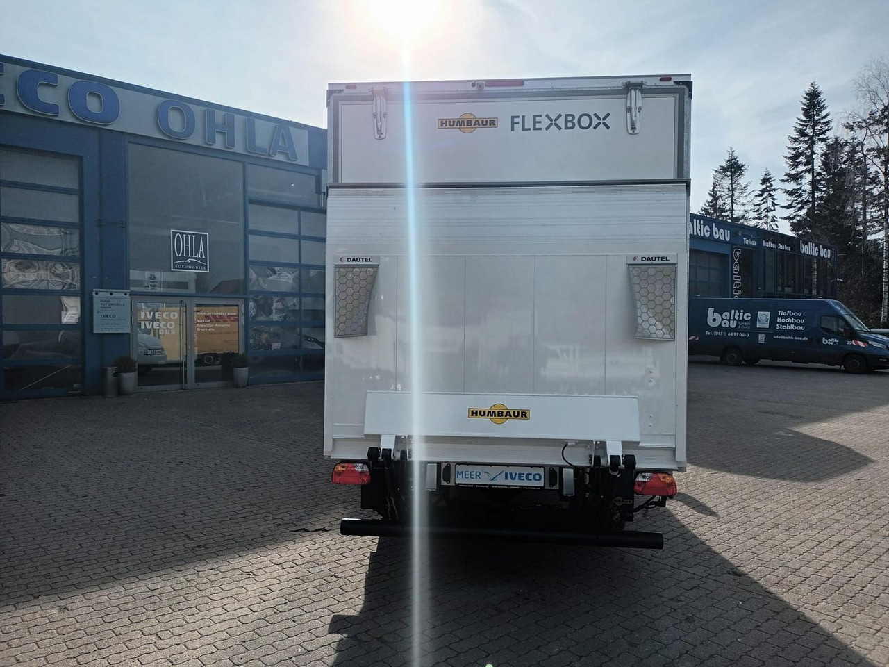 Iveco Daily 35S14HE Koffer LBW, Rückfahrkamera 2x a... - Furgons ar slēgtā virsbūve: foto 3 Iveco Daily 35S14HE Koffer LBW, Rückfahrkamera 2x a... - Furgons ar slēgtā virsbūve: foto 3