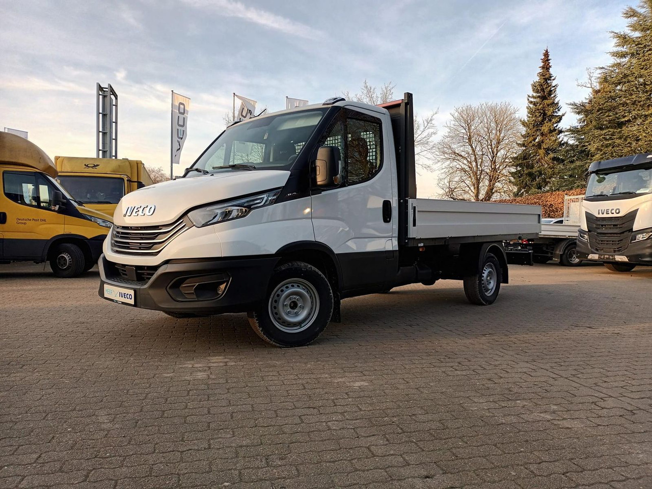 Iveco Daily 35S16H3.0 Pritsche,AHK, Rückfahrkamera... - Automašīna ar kravas platformu: foto 1 Iveco Daily 35S16H3.0 Pritsche,AHK, Rückfahrkamera... - Automašīna ar kravas platformu: foto 1