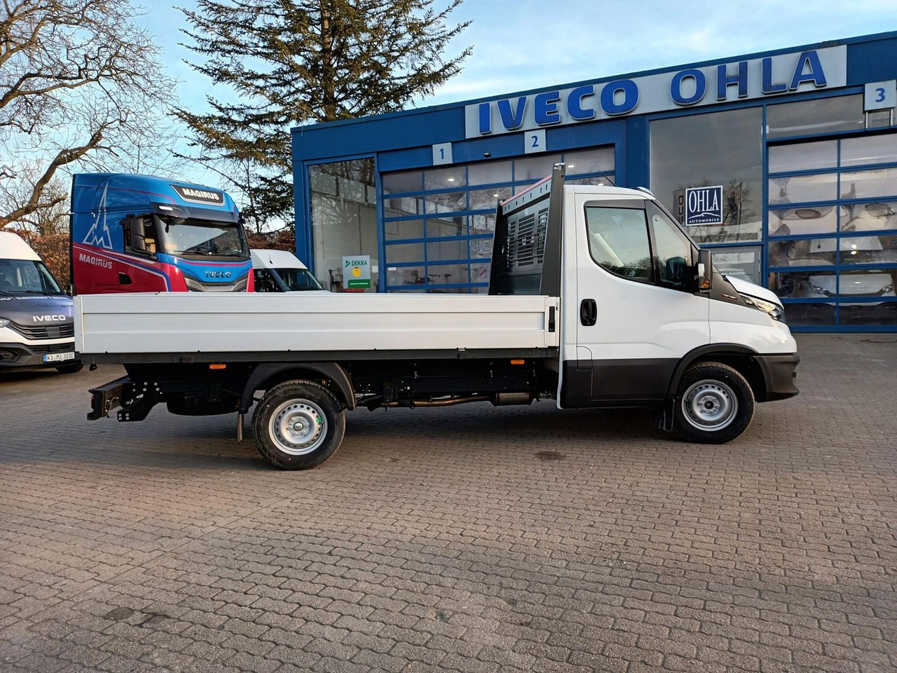 Iveco Daily 35S16H3.0 Pritsche,AHK, Rückfahrkamera... - Automašīna ar kravas platformu: foto 5 Iveco Daily 35S16H3.0 Pritsche,AHK, Rückfahrkamera... - Automašīna ar kravas platformu: foto 5