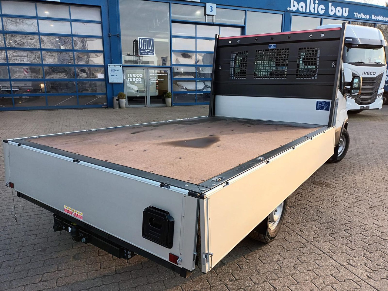Iveco Daily 35S16H3.0 Pritsche,AHK, Rückfahrkamera... - Automašīna ar kravas platformu: foto 4 Iveco Daily 35S16H3.0 Pritsche,AHK, Rückfahrkamera... - Automašīna ar kravas platformu: foto 4