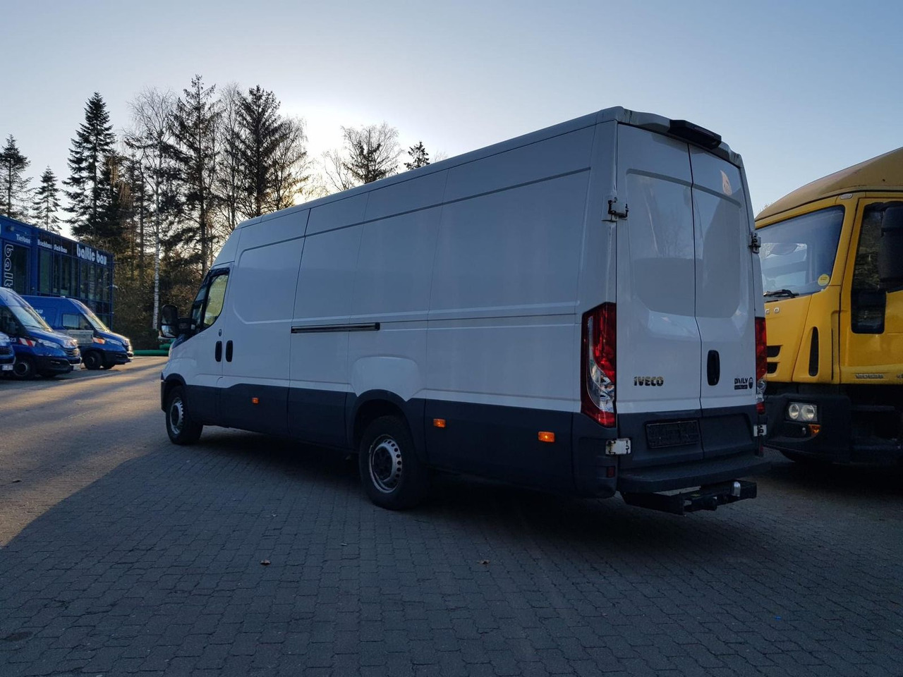 Iveco Daily 35S16SA8 V/P Klima, AHK, Rückfahrkamera... - Kravas mikroautobuss: foto 3 Iveco Daily 35S16SA8 V/P Klima, AHK, Rückfahrkamera... - Kravas mikroautobuss: foto 3