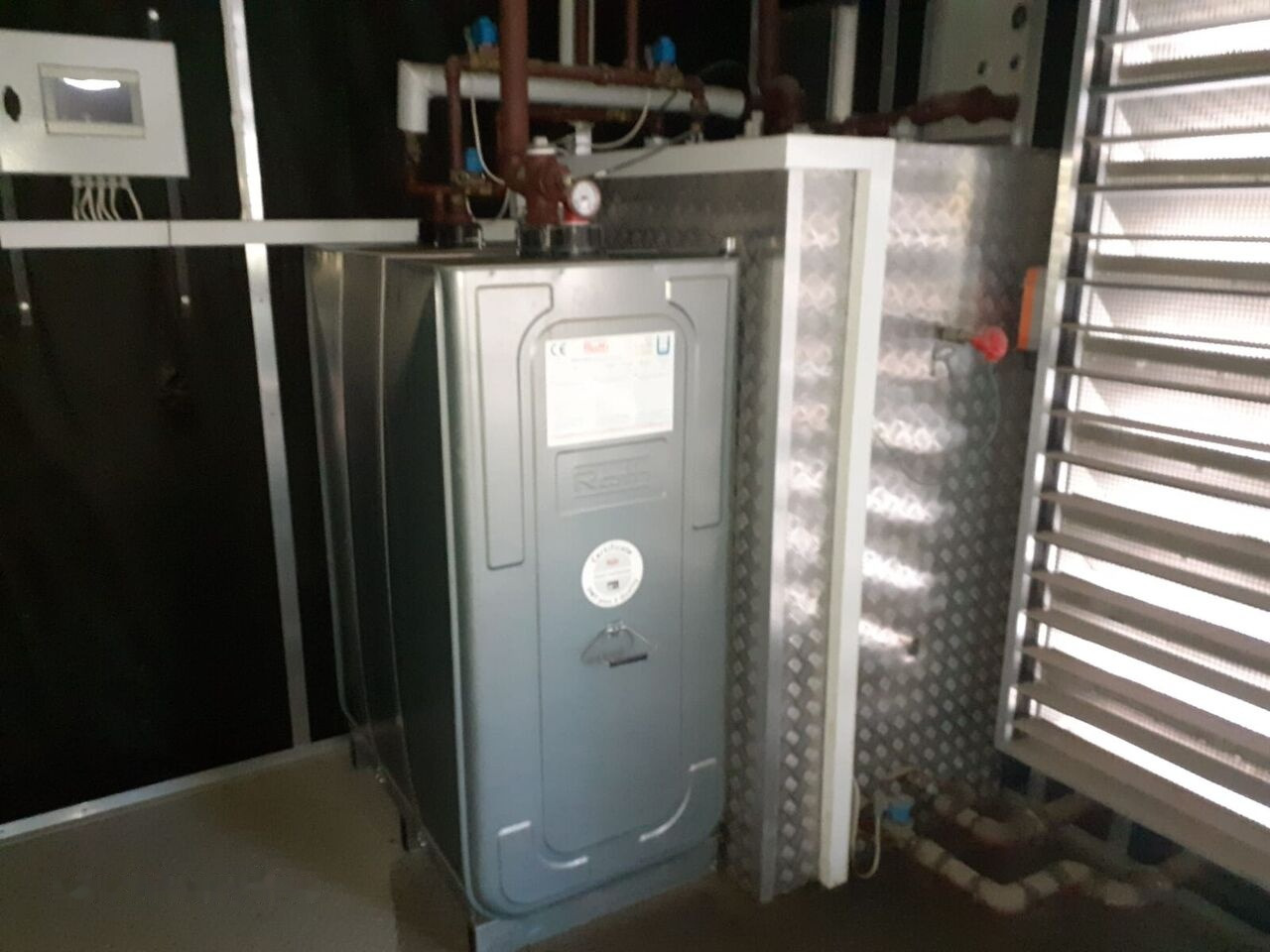 Stamford Generator Cummins STAMFORD 1600 KVA 2015 rok . Agregaty Prądotwó - Elektroģenerators: foto 5 Stamford Generator Cummins STAMFORD 1600 KVA 2015 rok . Agregaty Prądotwó - Elektroģenerators: foto 5