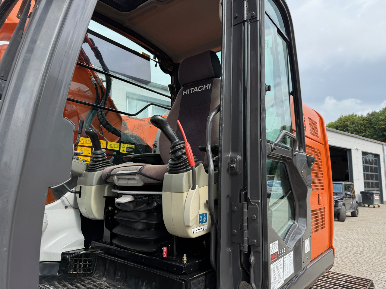 Ekskavators Hitachi ZX225 USLC-5B Kurzheck Kettenbagger: foto 18