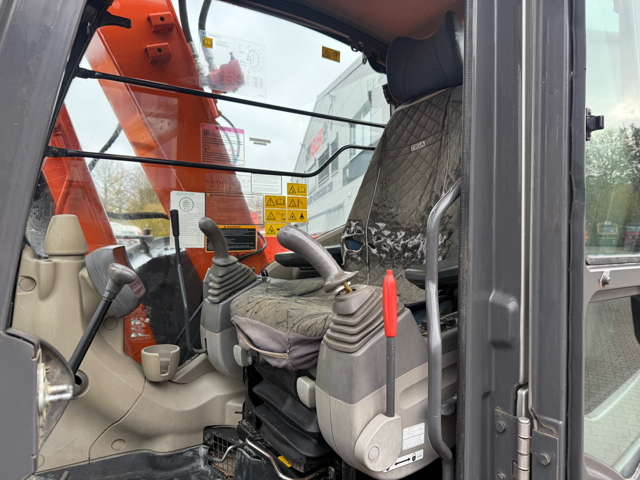 Ekskavators Hitachi ZX85 US-3 Kompaktbagger SW: foto 16