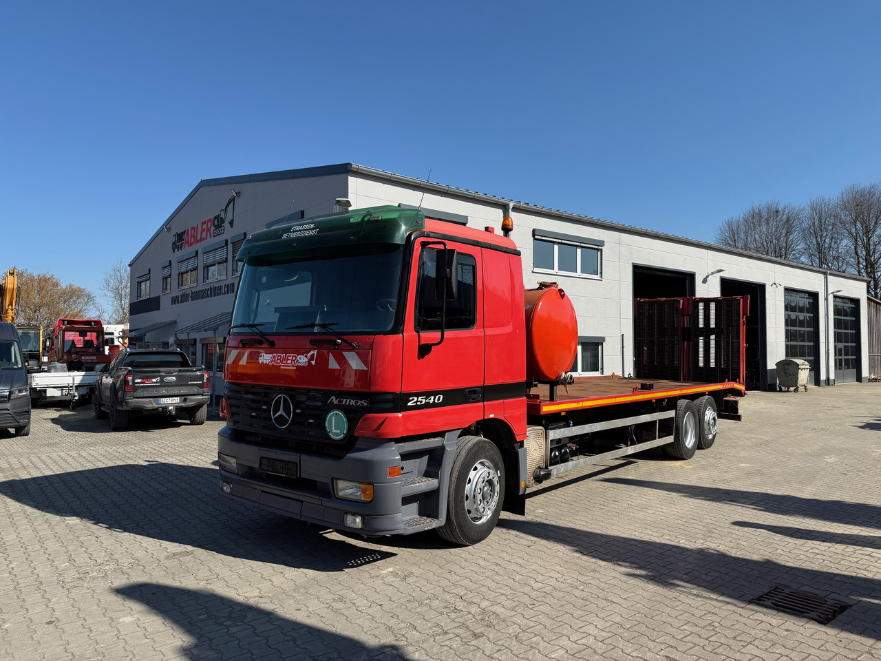 Mercedes-Benz 2540 Actros MP1 Baumaschinentrnasporter - Kravas automašīna: foto 2 Mercedes-Benz 2540 Actros MP1 Baumaschinentrnasporter - Kravas automašīna: foto 2