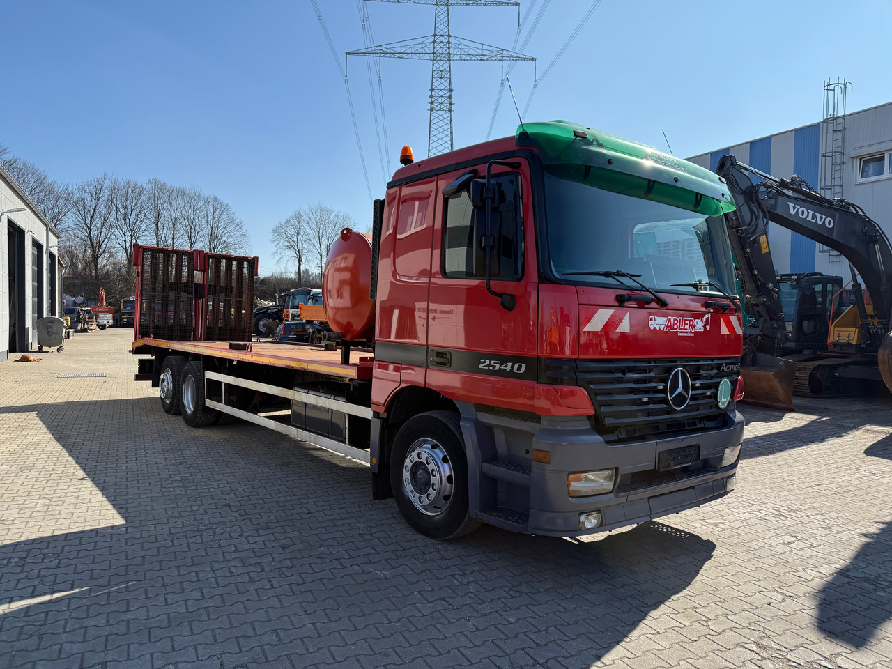 Mercedes-Benz 2540 Actros MP1 Baumaschinentrnasporter - Kravas automašīna: foto 3 Mercedes-Benz 2540 Actros MP1 Baumaschinentrnasporter - Kravas automašīna: foto 3