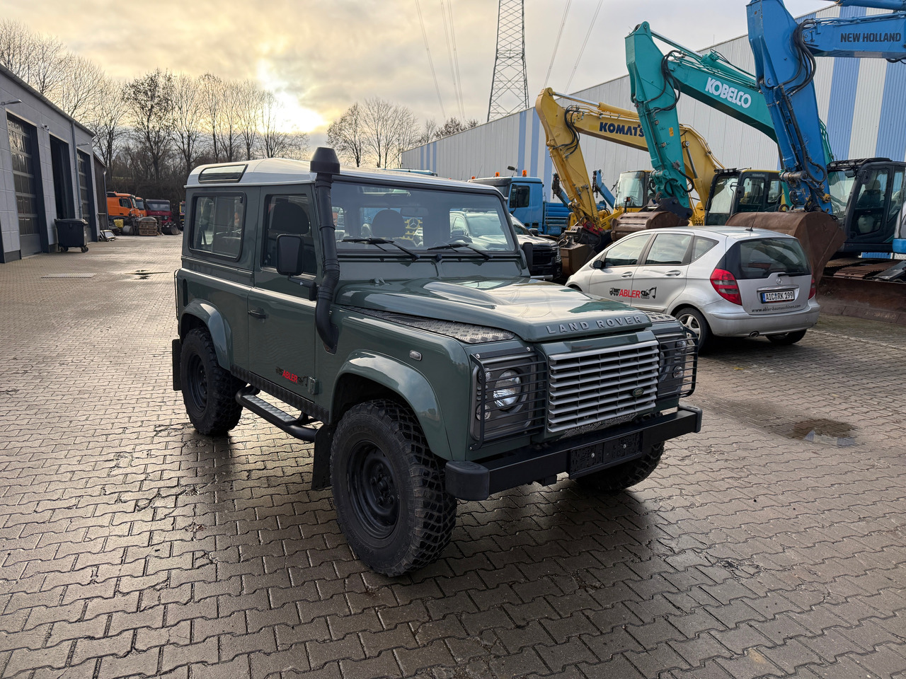 Land Rover Defender 90 2.4TD4 LKW Zulassung AHK - Vieglā automašīna: foto 4 Land Rover Defender 90 2.4TD4 LKW Zulassung AHK - Vieglā automašīna: foto 4
