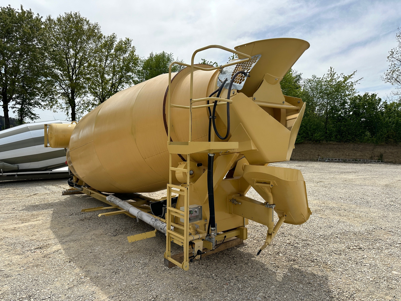 Liebherr HTM1204 Betonmischer Aufbau 12 m3 UNBENUTZT - Maisītāja rotējošais cilindrs: foto 4 Liebherr HTM1204 Betonmischer Aufbau 12 m3 UNBENUTZT - Maisītāja rotējošais cilindrs: foto 4