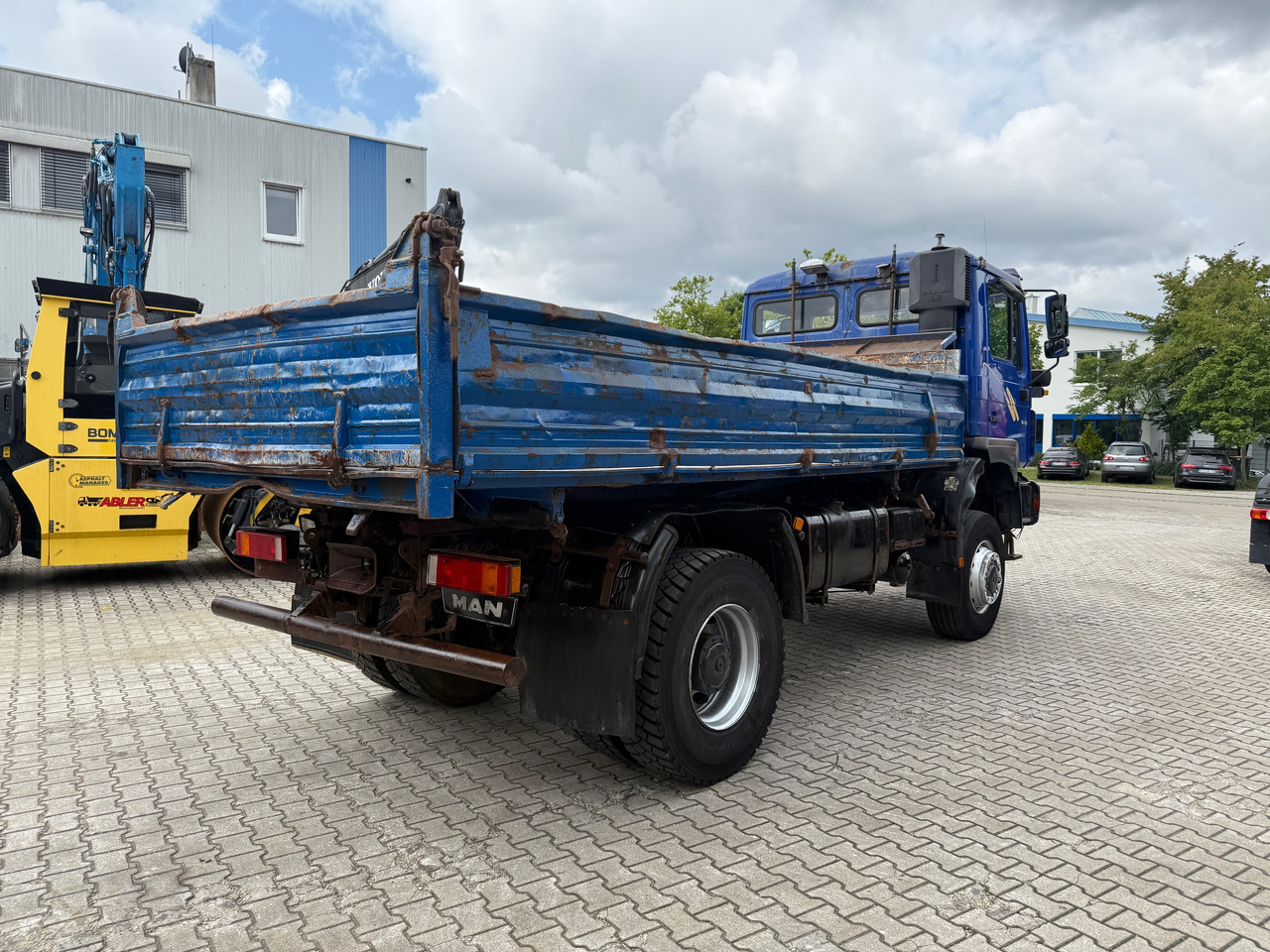 MAN 19.364 3-Seiten-Kipper Allrad Winterdienst - Kravas automašīna pašizgāzējs: foto 4 MAN 19.364 3-Seiten-Kipper Allrad Winterdienst - Kravas automašīna pašizgāzējs: foto 4