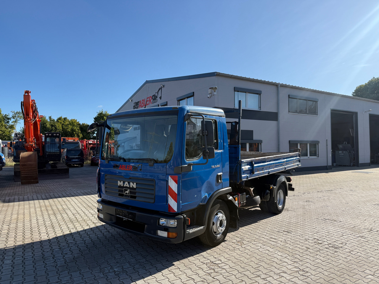 MAN TGL 8.180 3-Seiten-Kipper 2x AHK - Kravas automašīna pašizgāzējs: foto 2 MAN TGL 8.180 3-Seiten-Kipper 2x AHK - Kravas automašīna pašizgāzējs: foto 2