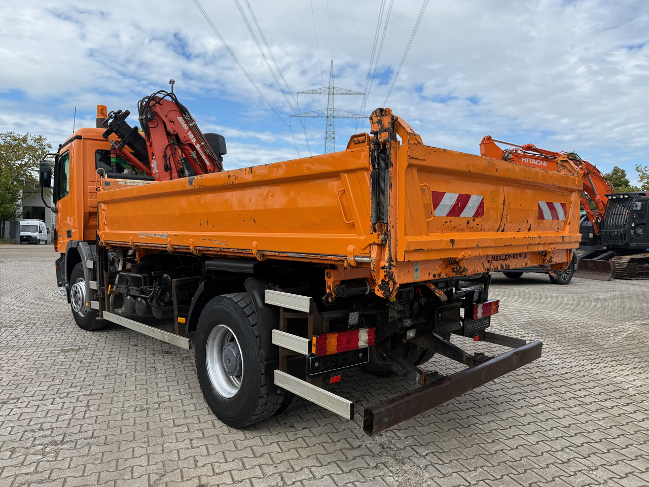Mercedes-Benz 1832 Actros MP2 3-Seiten-Kipper mit Kran + Funk - Kravas automašīna pašizgāzējs, Kravas auto ar manipulatoru: foto 5 Mercedes-Benz 1832 Actros MP2 3-Seiten-Kipper mit Kran + Funk - Kravas automašīna pašizgāzējs, Kravas auto ar manipulatoru: foto 5