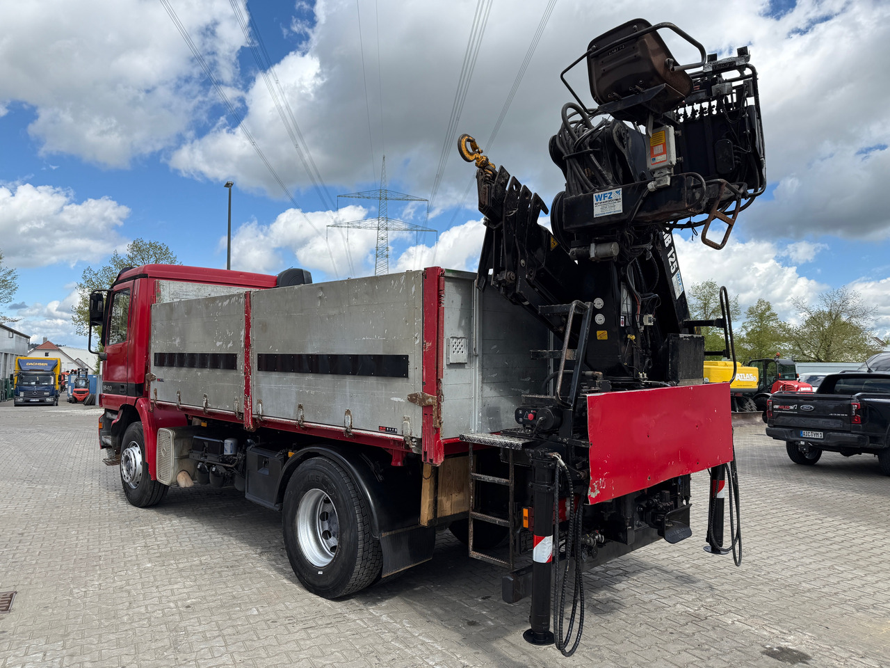 Mercedes-Benz 1840 Actros 2-Seiten-Kipper mit Kran Hiab 125-3 mit Funk - Bortu kravas automašīna/ Platforma, Kravas auto ar manipulatoru: foto 5 Mercedes-Benz 1840 Actros 2-Seiten-Kipper mit Kran Hiab 125-3 mit Funk - Bortu kravas automašīna/ Platforma, Kravas auto ar manipulatoru: foto 5