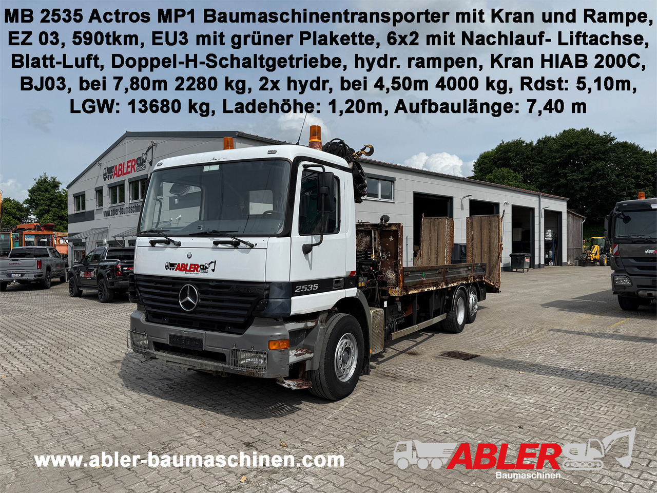 Mercedes-Benz 2535 Actros MP1 Baumaschinentransporter mit Kran und Rampen - Autovedējs, Kravas auto ar manipulatoru: foto 1 Mercedes-Benz 2535 Actros MP1 Baumaschinentransporter mit Kran und Rampen - Autovedējs, Kravas auto ar manipulatoru: foto 1