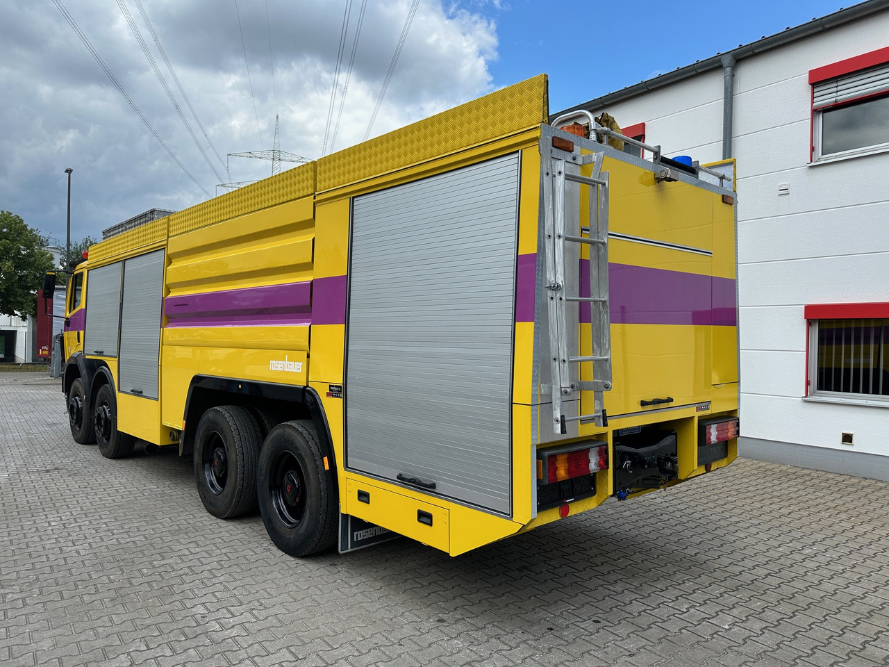 Mercedes-Benz 3238 SK Löschfahrzeug Rosenbauer Wasser + Schaum 66m Wurfweite - Ugunsdzēsēju mašīna: foto 5 Mercedes-Benz 3238 SK Löschfahrzeug Rosenbauer Wasser + Schaum 66m Wurfweite - Ugunsdzēsēju mašīna: foto 5