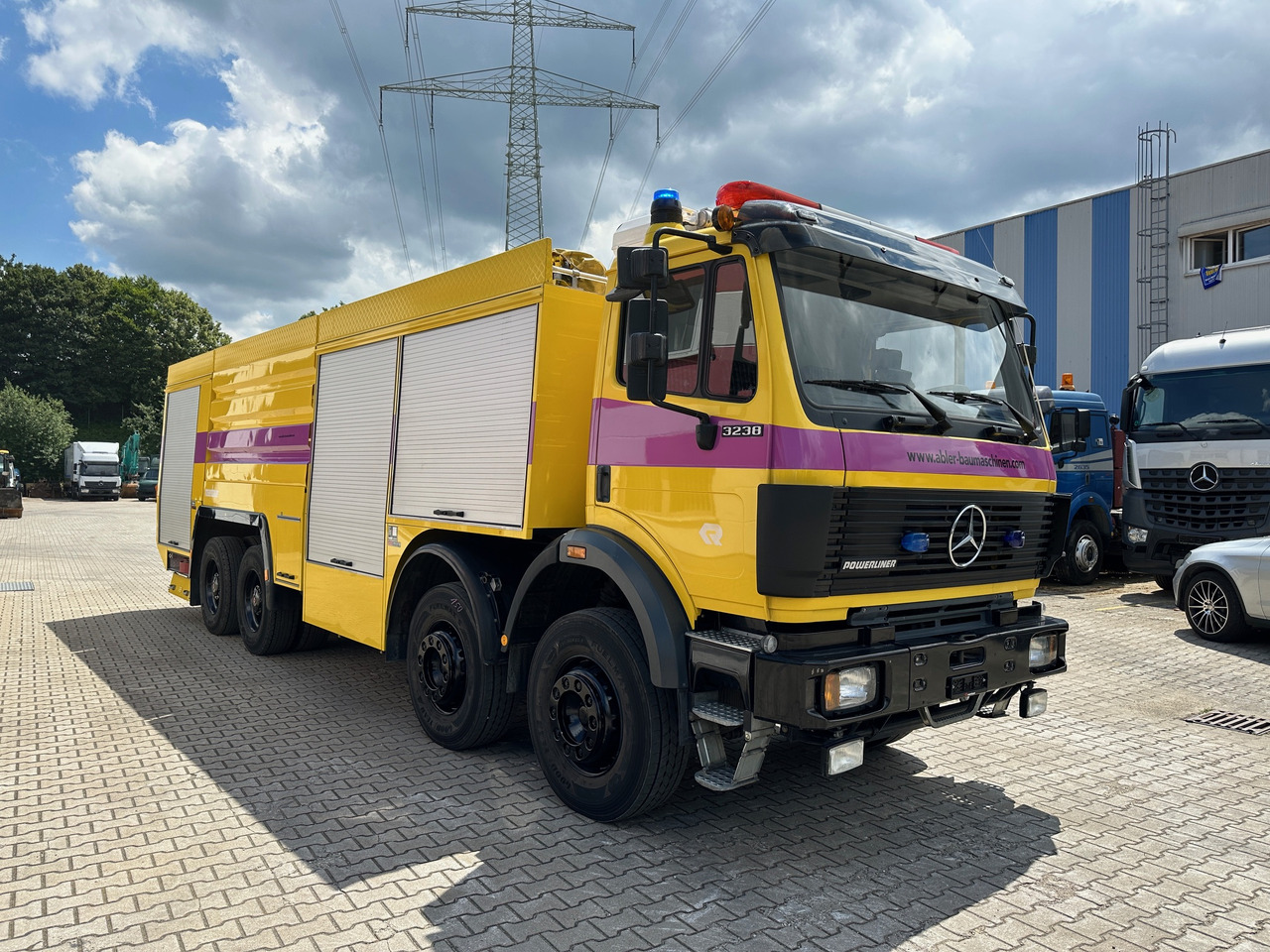 Mercedes-Benz 3238 SK Löschfahrzeug Rosenbauer Wasser + Schaum 66m Wurfweite - Ugunsdzēsēju mašīna: foto 3 Mercedes-Benz 3238 SK Löschfahrzeug Rosenbauer Wasser + Schaum 66m Wurfweite - Ugunsdzēsēju mašīna: foto 3