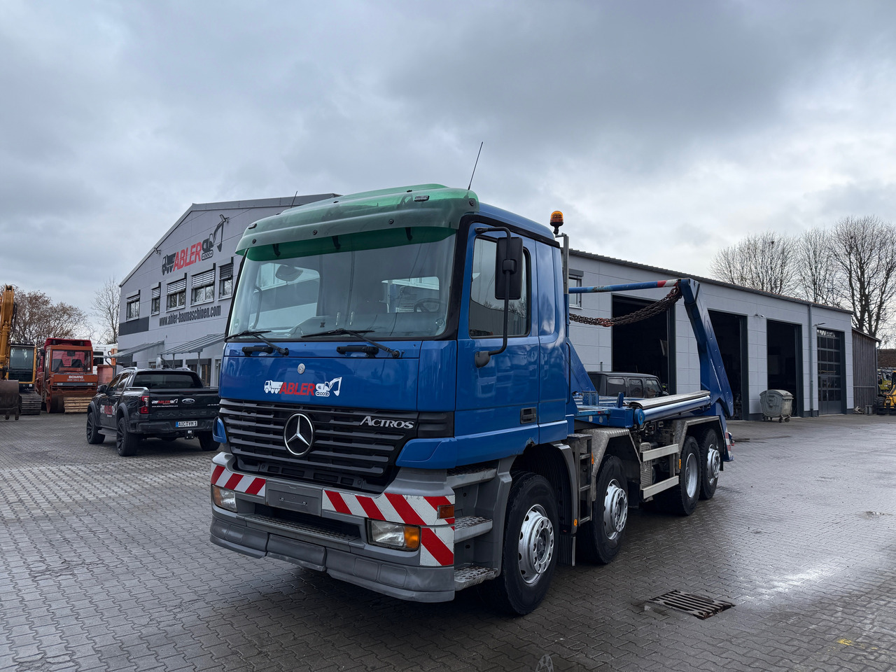Mercedes-Benz 3243 Actros MP1 4-Achs Absetzkipper - Būvgružu konteineru vedējs: foto 2 Mercedes-Benz 3243 Actros MP1 4-Achs Absetzkipper - Būvgružu konteineru vedējs: foto 2