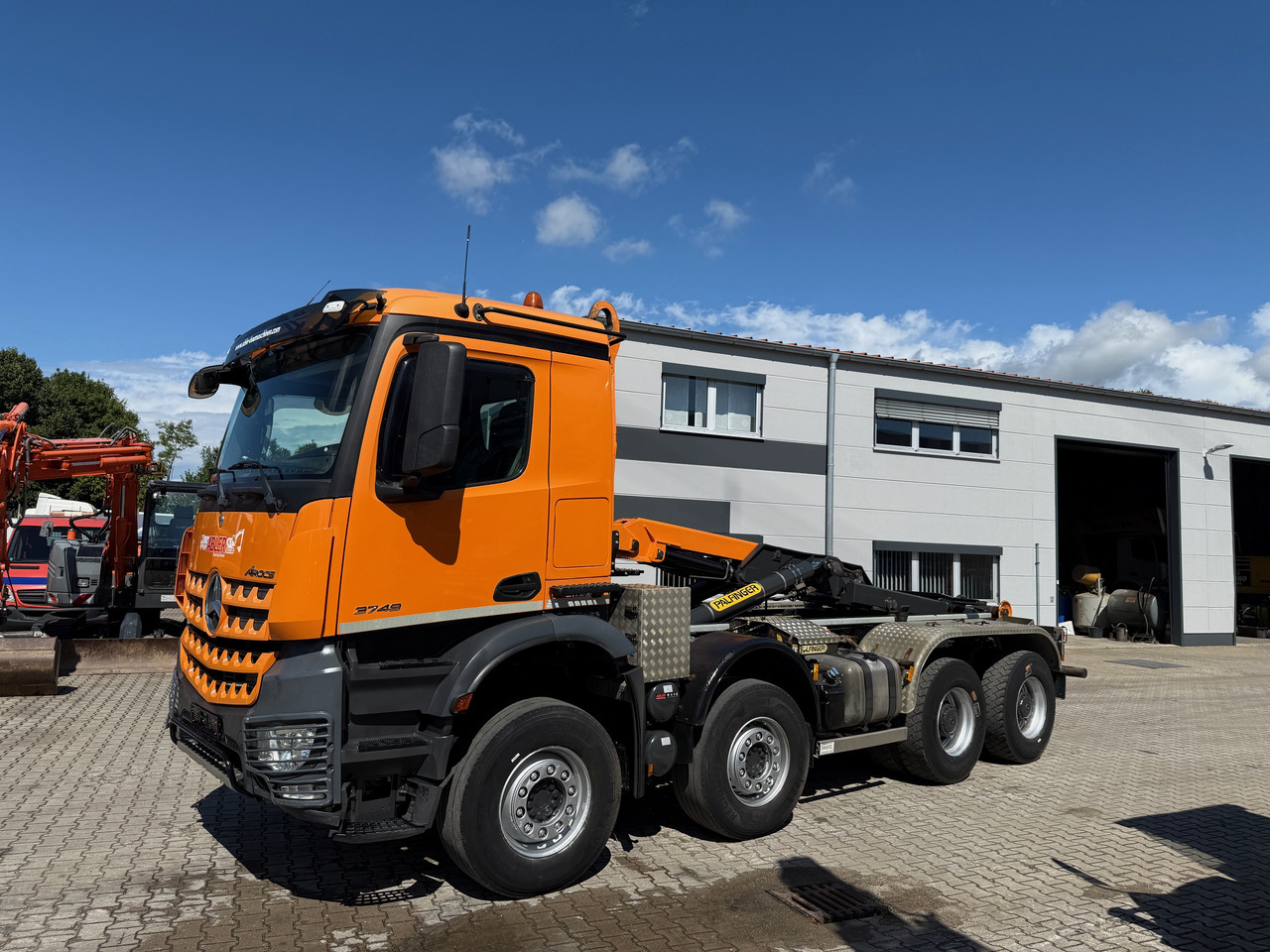 Mercedes-Benz 3748 Arocs Abrollkipper Palfinger AHK - Pacēlājs ar āķi: foto 2 Mercedes-Benz 3748 Arocs Abrollkipper Palfinger AHK - Pacēlājs ar āķi: foto 2