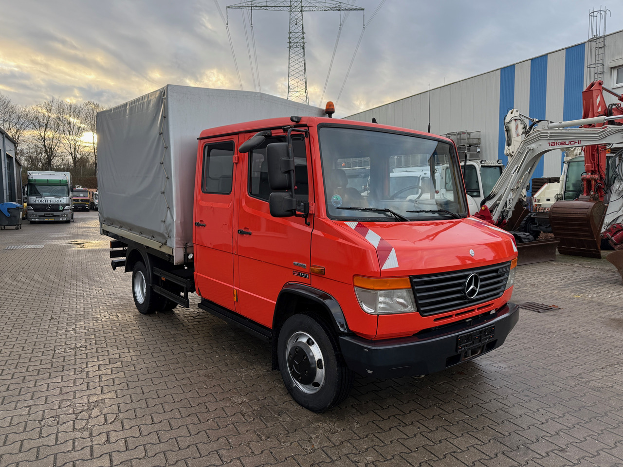 Mercedes-Benz 816 Vario Doka Pritsche Plane 2x AHK - Kravas automašīna ar tentu: foto 3 Mercedes-Benz 816 Vario Doka Pritsche Plane 2x AHK - Kravas automašīna ar tentu: foto 3