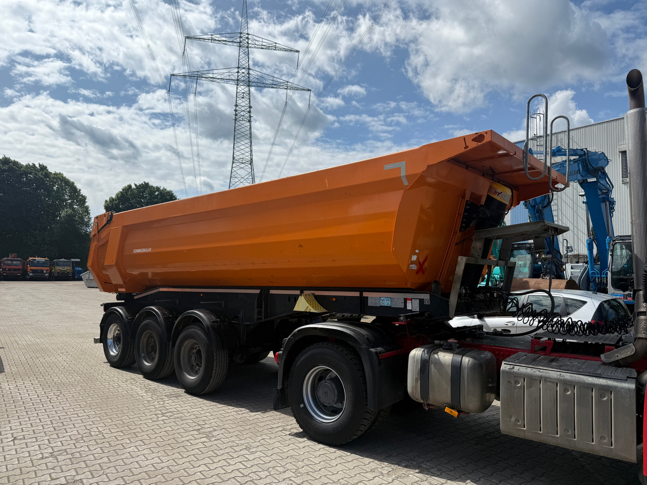 Schwarzmüller Kippauflieger Gesteinsmulde verstärkt Liftachse - Puspiekabe pašizgāzējs: foto 3 Schwarzmüller Kippauflieger Gesteinsmulde verstärkt Liftachse - Puspiekabe pašizgāzējs: foto 3