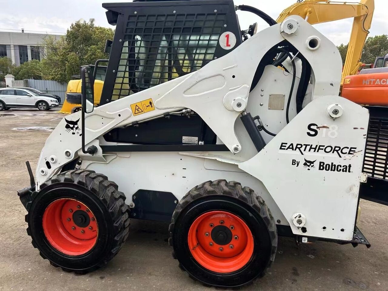 Bobcat S18 - Kompaktiekrāvējs: foto 1 Bobcat S18 - Kompaktiekrāvējs: foto 1