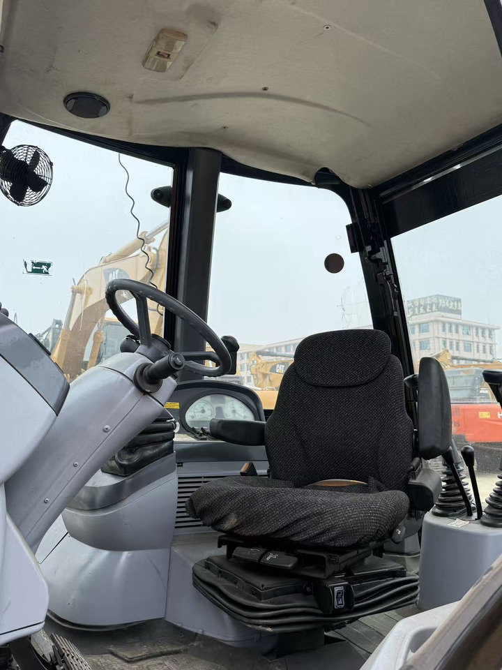 CAT 420F - Ekskavators-iekrāvējs: foto 5 CAT 420F - Ekskavators-iekrāvējs: foto 5