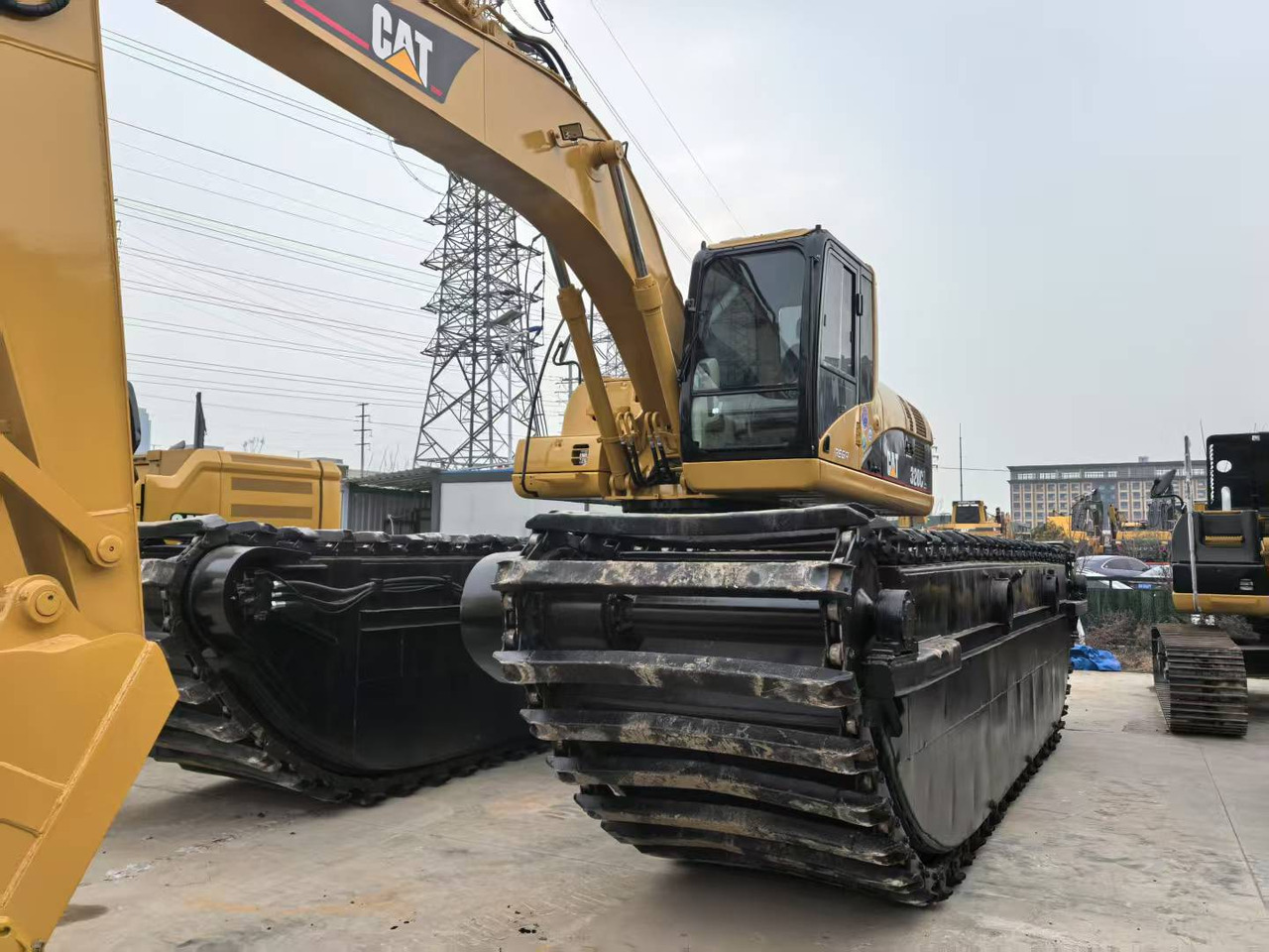 CATERPILLAR 320CL amphibious - Ekskavators-amfībijs: foto 4 CATERPILLAR 320CL amphibious - Ekskavators-amfībijs: foto 4